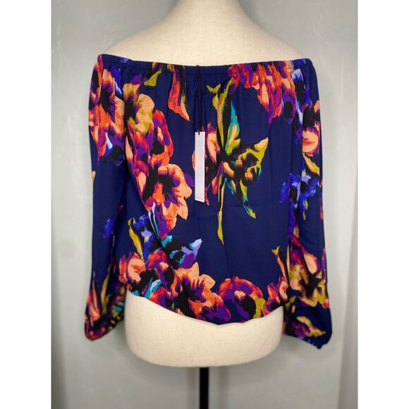 Three Eighty Two Isabella Off Shoulder Top - Picture 3 of 7